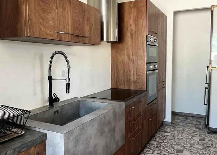 Magnifique 3 Pieces 300 M Jardin Parking